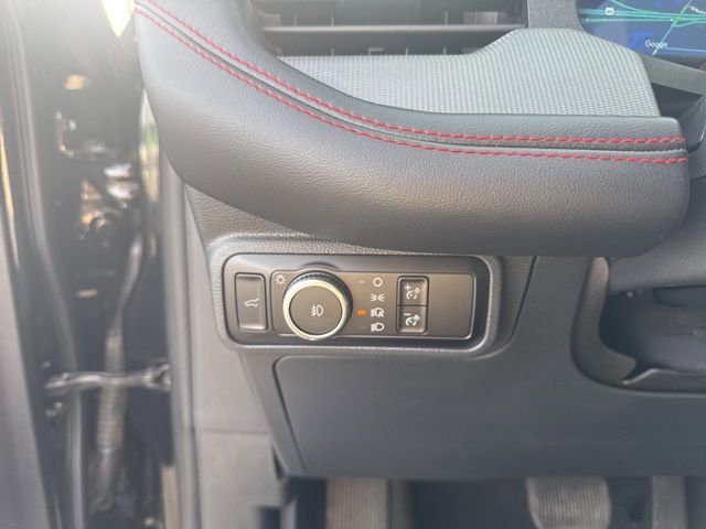 Used 2025 Ford Explorer ST-Line w/ ST-Line Street Pack image 16