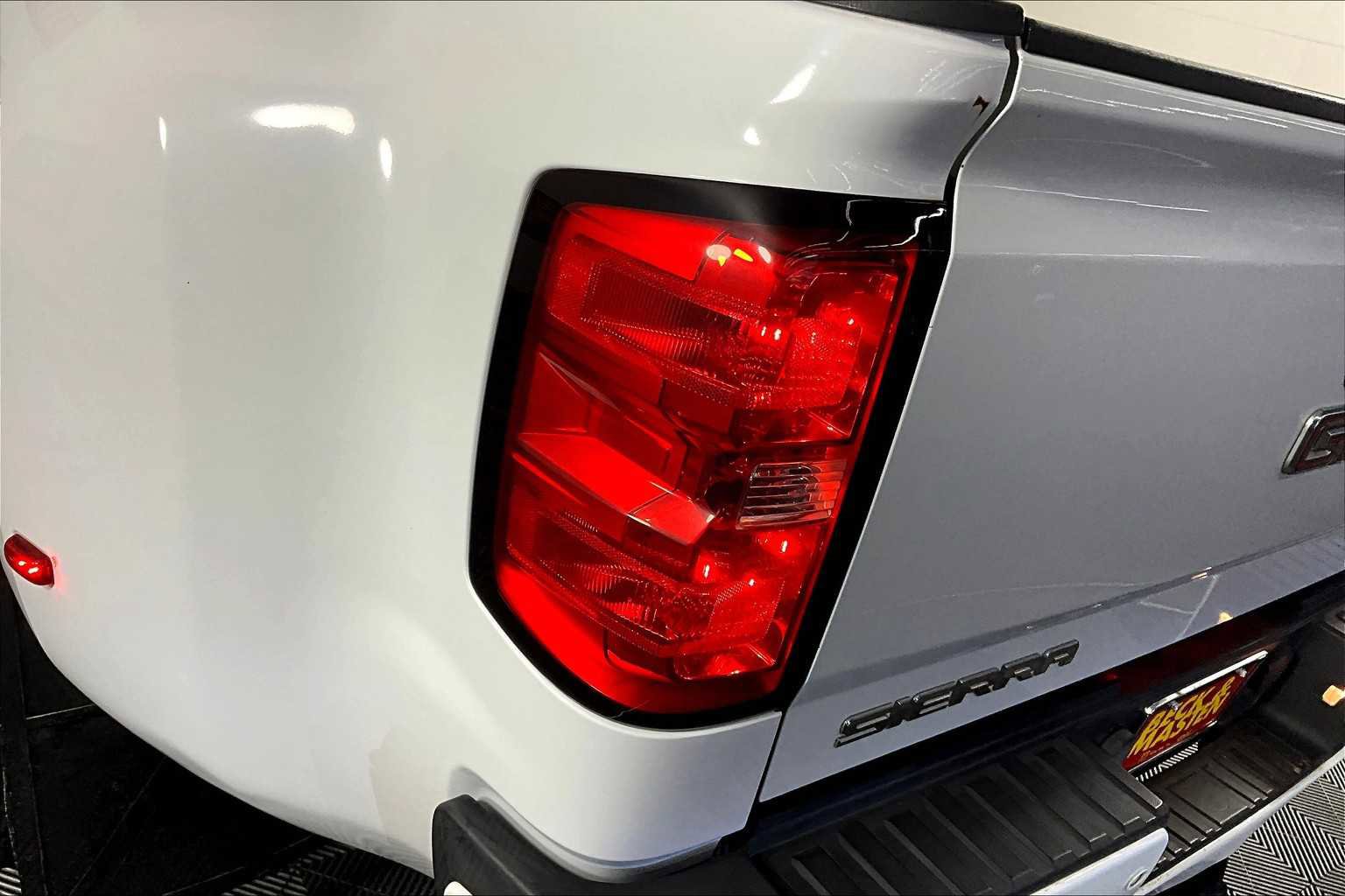 Used 2015 GMC Sierra 3500 Denali w/ Duramax Plus Package image 27