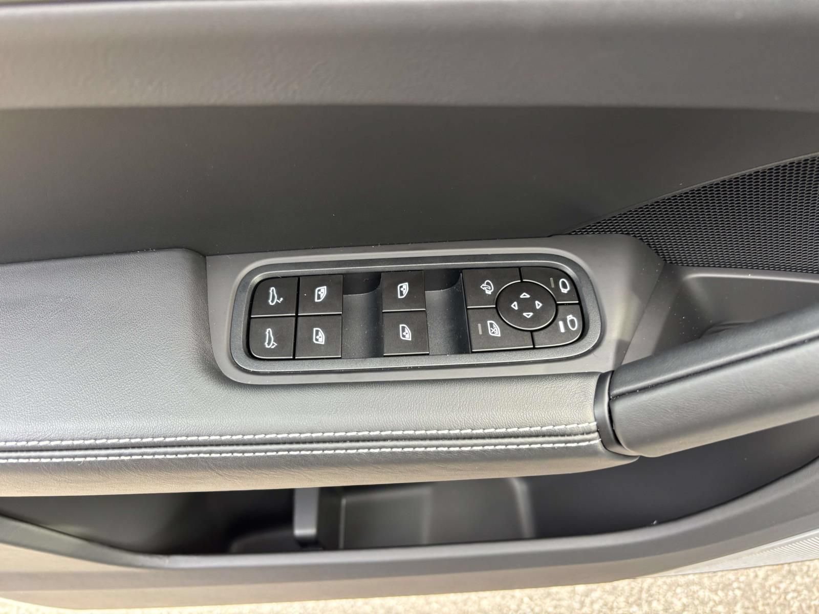 New 2026 Porsche Cayenne GTS AWD/4WD image 25