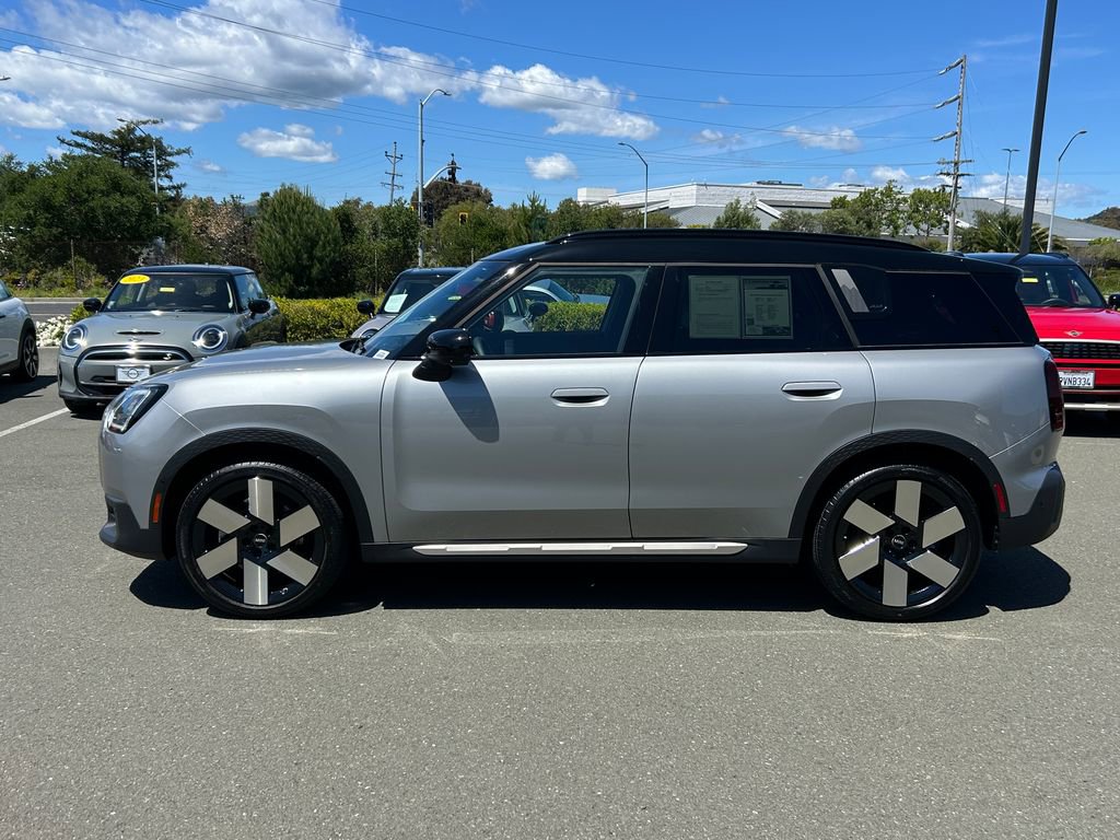 Used 2025 MINI Cooper Countryman S w/ Comfort Package Max AWD/4WD image 2