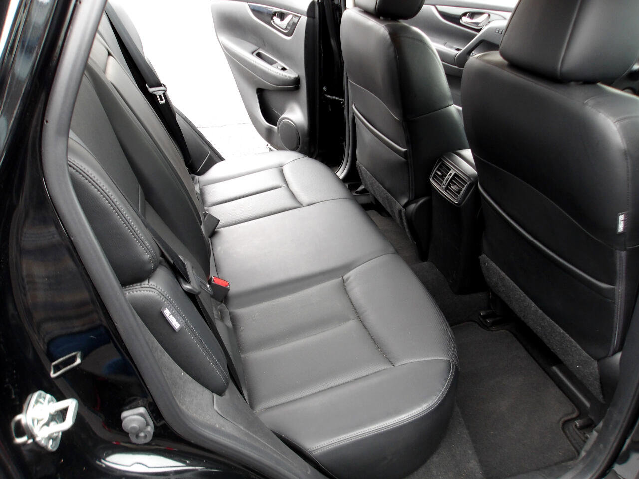 Used 2022 Nissan Rogue Sport SL w/ Premium Package image 12