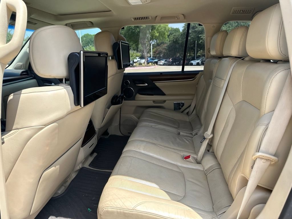 Used 2017 Lexus LX 570 4WD w/ Luxury Package image 10