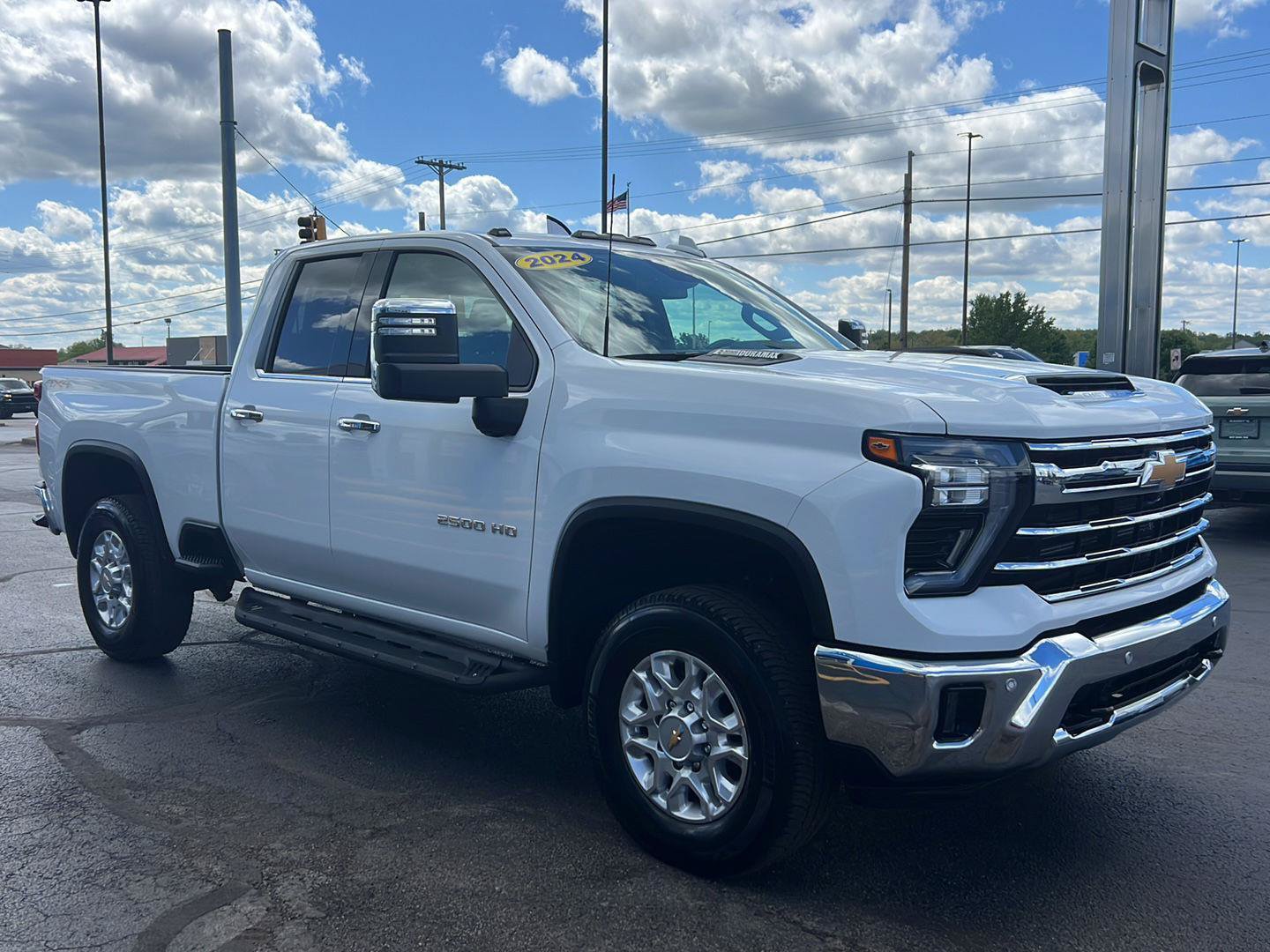 Used 2024 Chevrolet Silverado 2500 LTZ w/ LTZ Plus Package AWD/4WD image 15