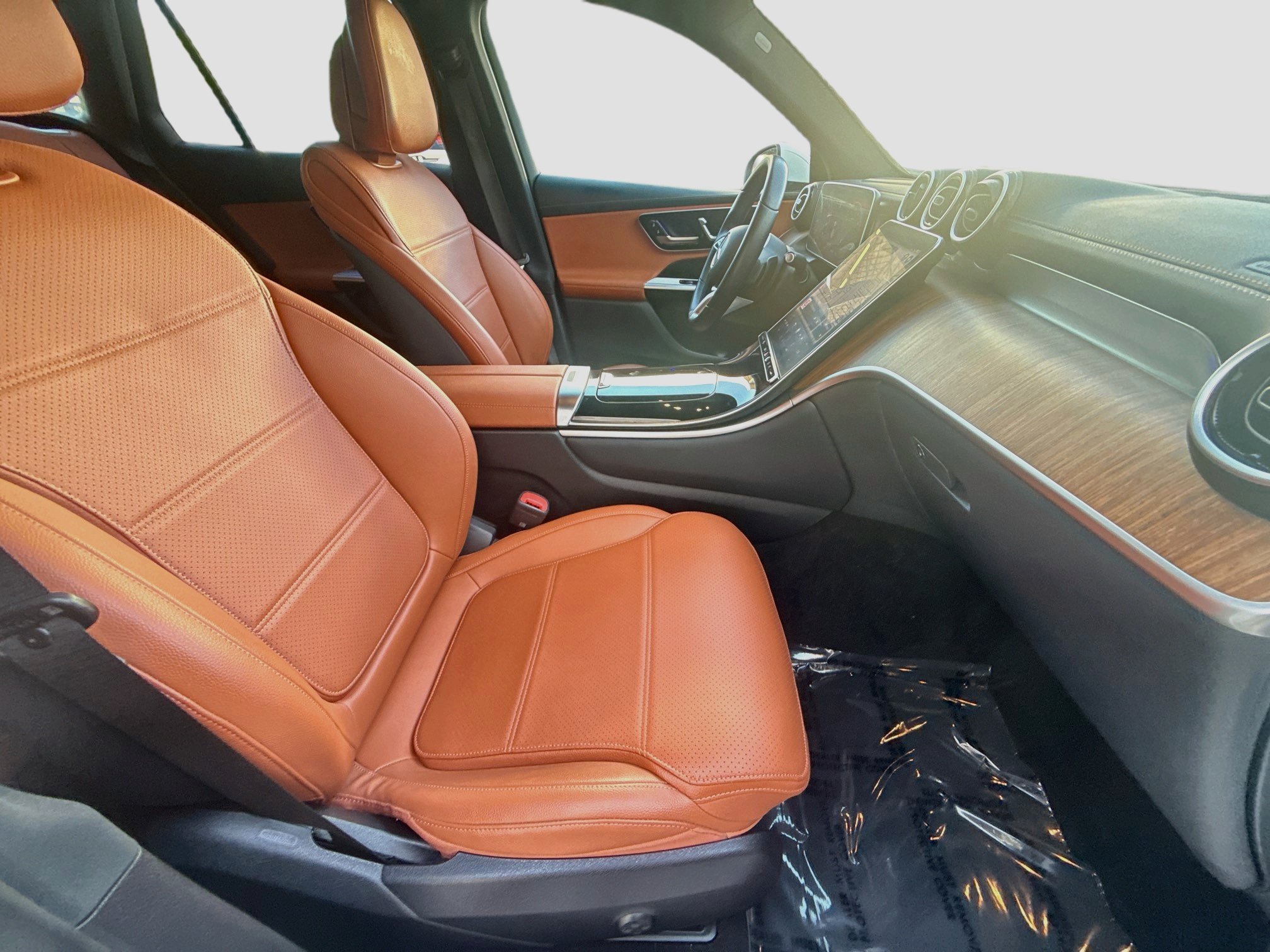 Used 2023 Mercedes-Benz GLC 300 w/ Pinnacle Trim Package image 32