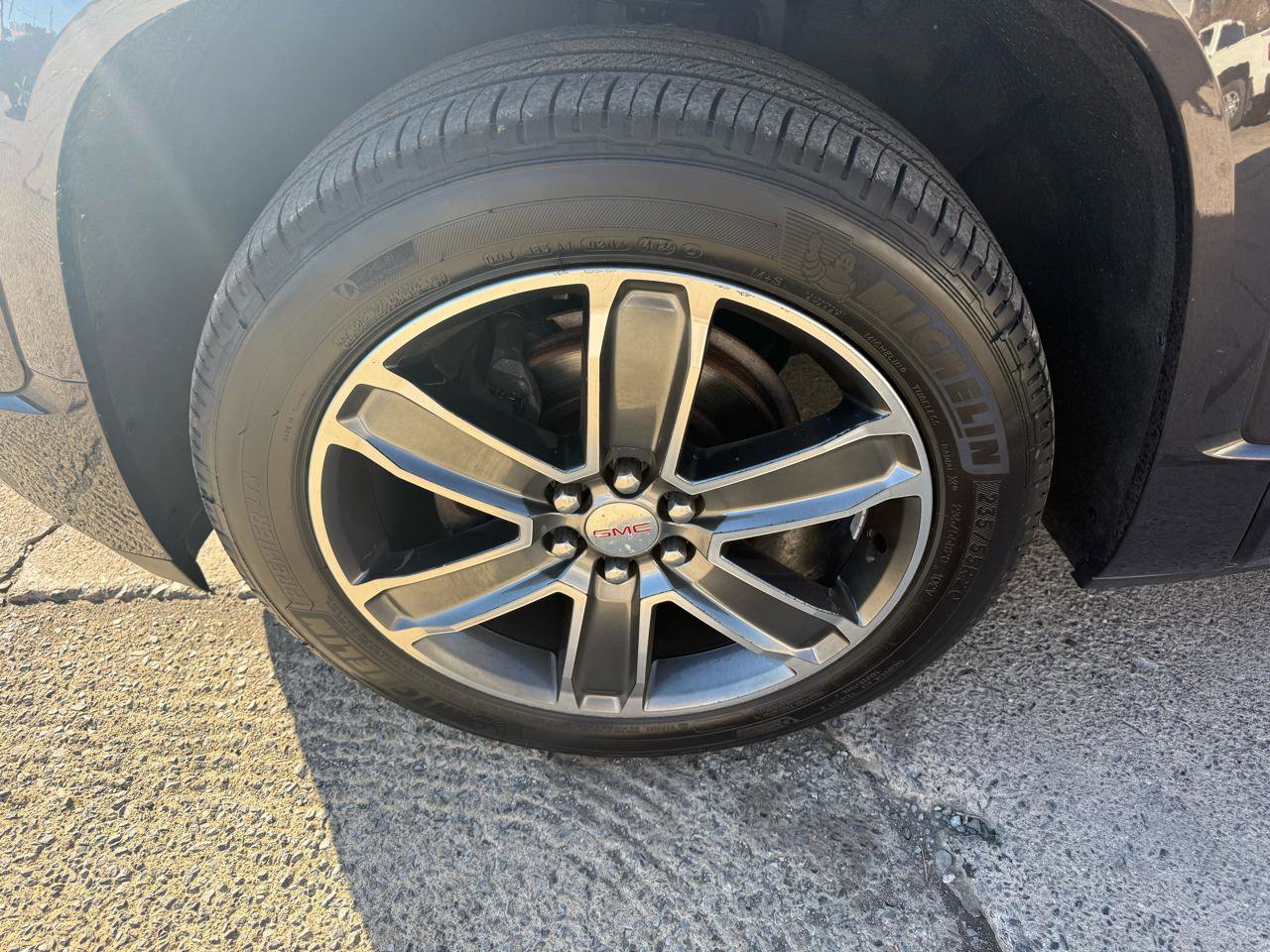 Used 2018 GMC Acadia Denali w/ Technology Package AWD/4WD image 12