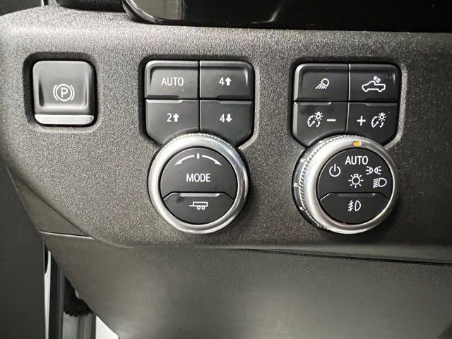 Used 2025 GMC Sierra 3500 SLT image 24