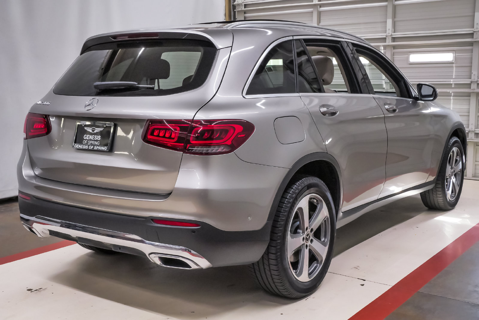 Used 2021 Mercedes-Benz GLC 300 image 6