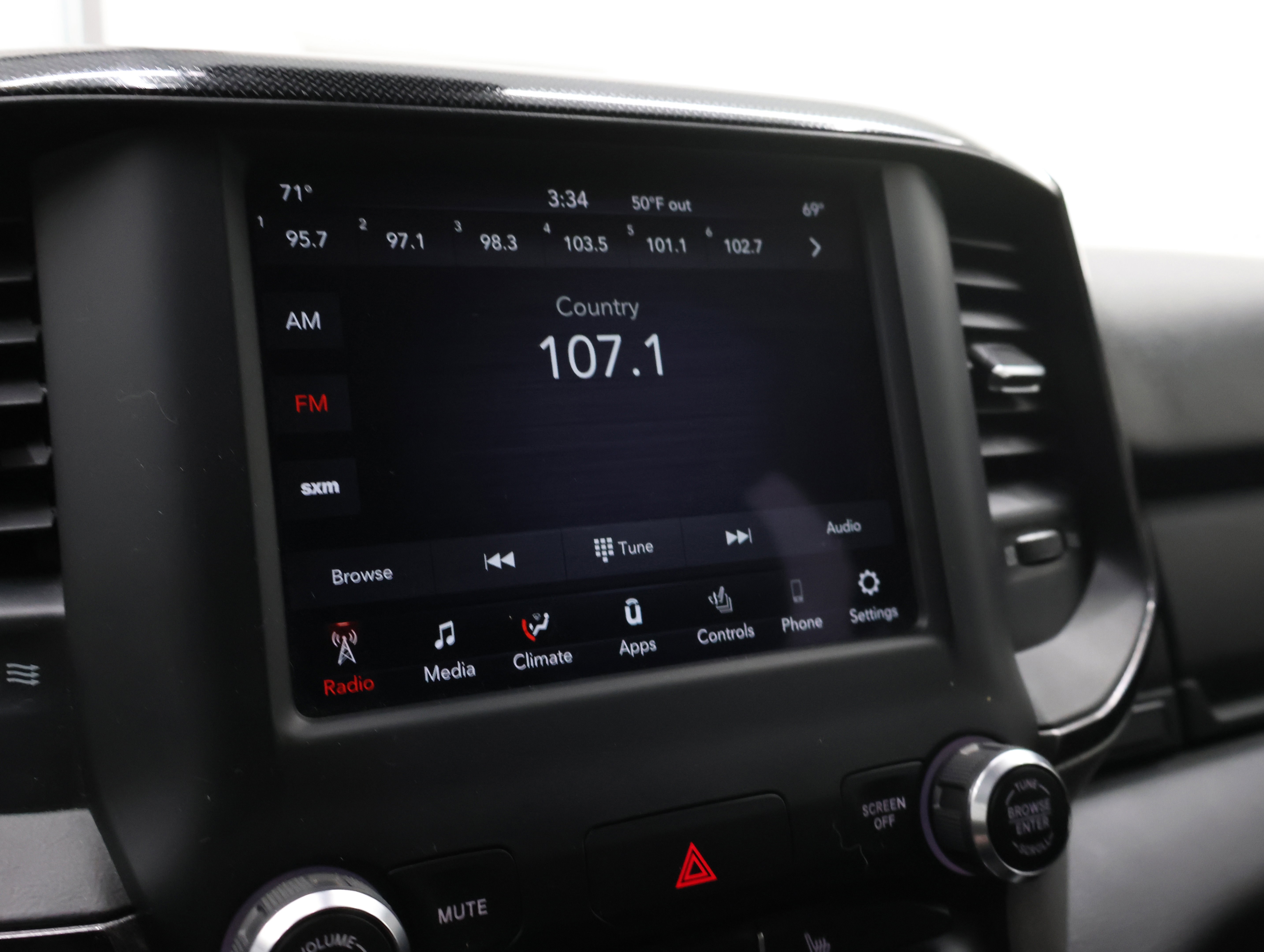 Used 2021 RAM 1500 Big Horn w/ Built-to-serve Edition image 11
