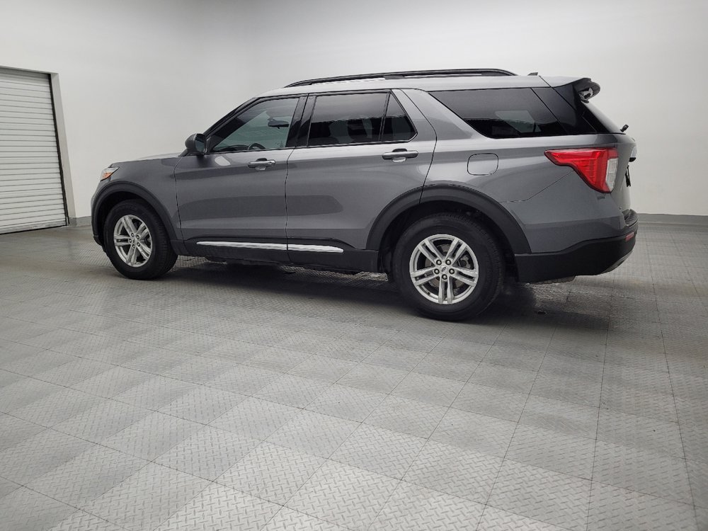 Used 2023 Ford Explorer XLT w/ Equipment Group 202A image 3