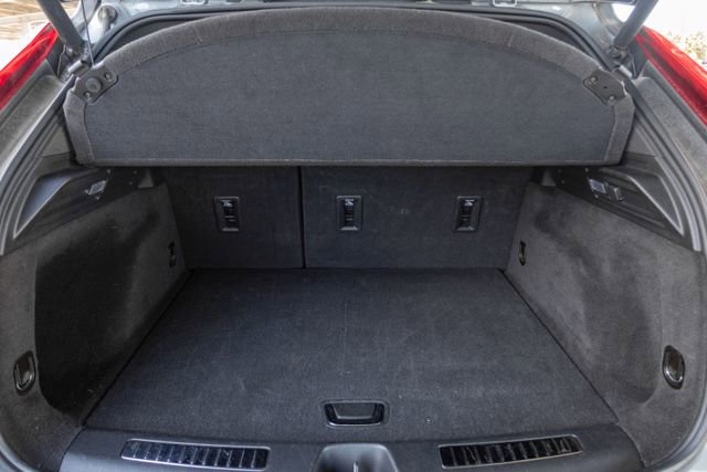 Used 2024 Cadillac XT4 Premium Luxury image 33