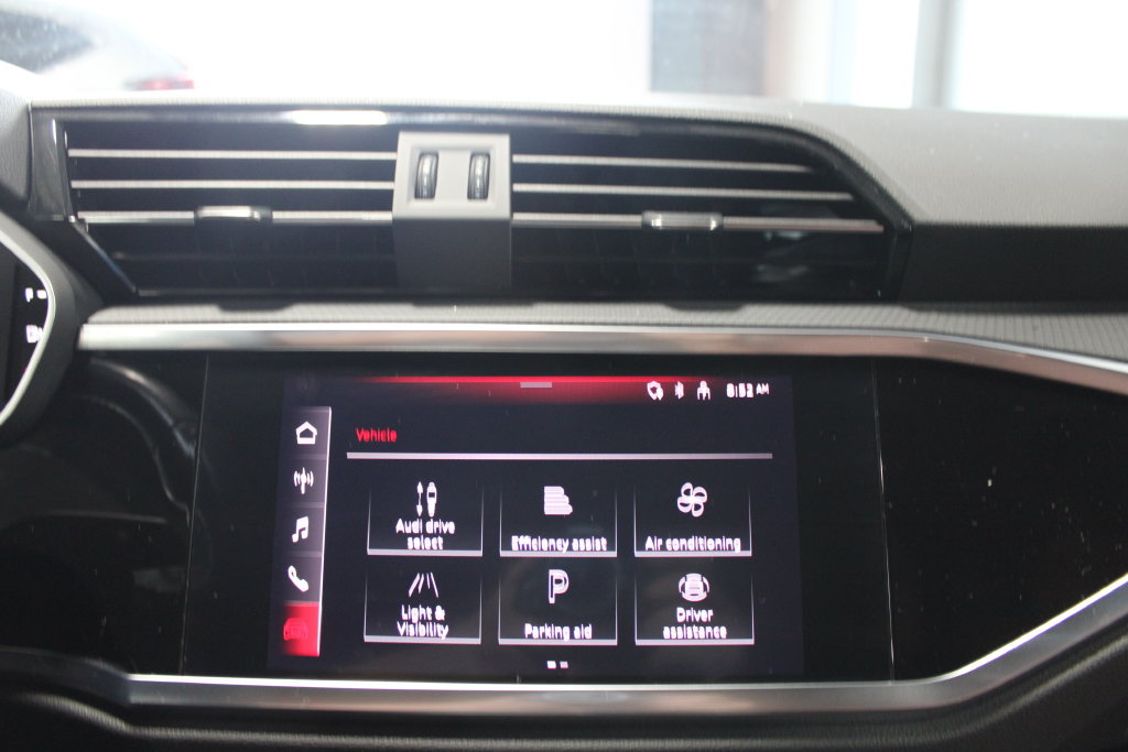 Used 2022 Audi Q3 2.0T Premium Plus w/ Premium Plus Package AWD/4WD image 17