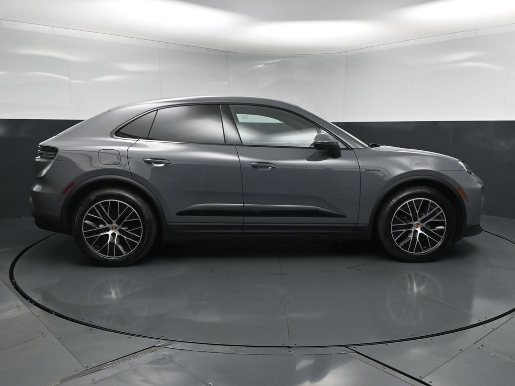 New 2025 Porsche Macan Electric RWD image 13