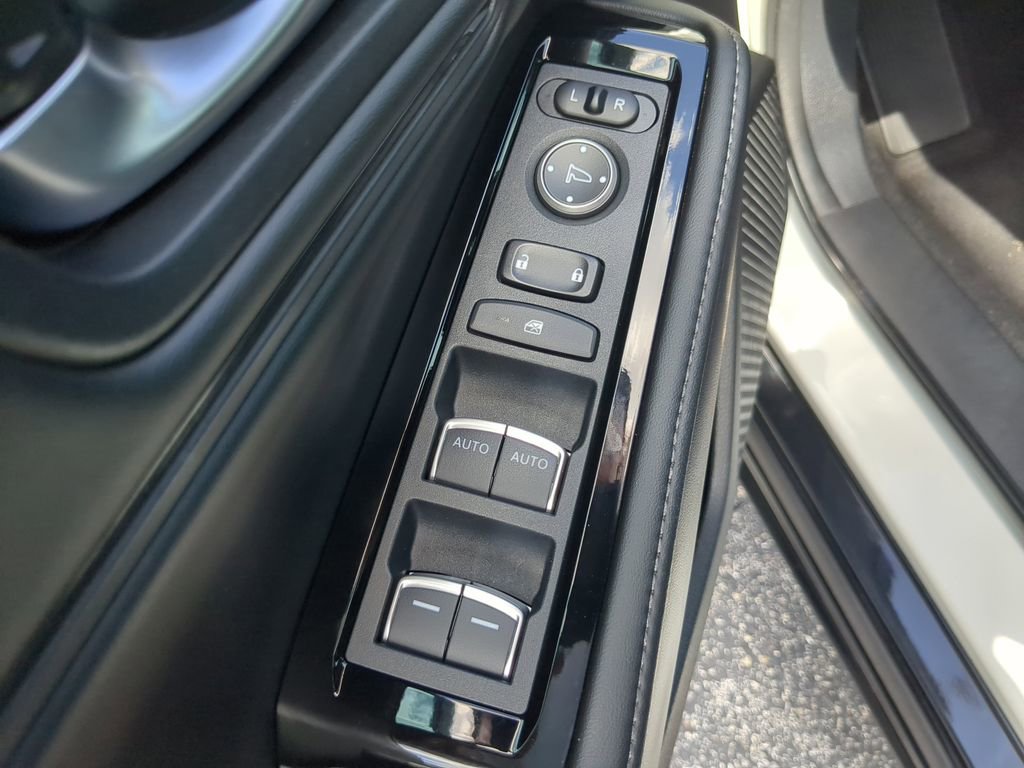 Used 2023 Honda Accord Touring image 17