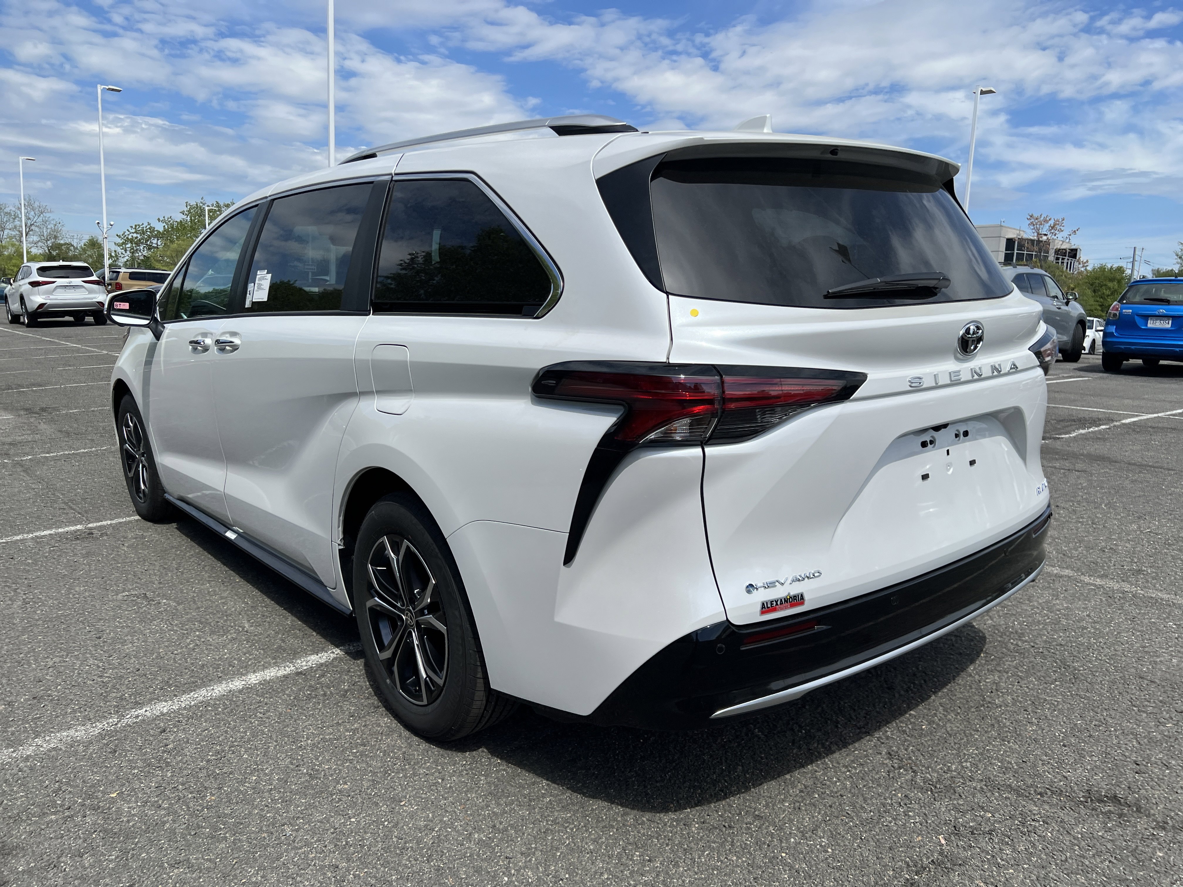 New 2026 Toyota Sienna Platinum image 6