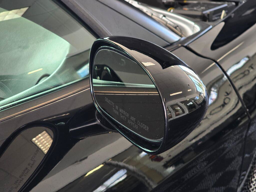 Used 2006 Chevrolet Corvette Coupe w/ Preferred Equipment Group RWD image 24