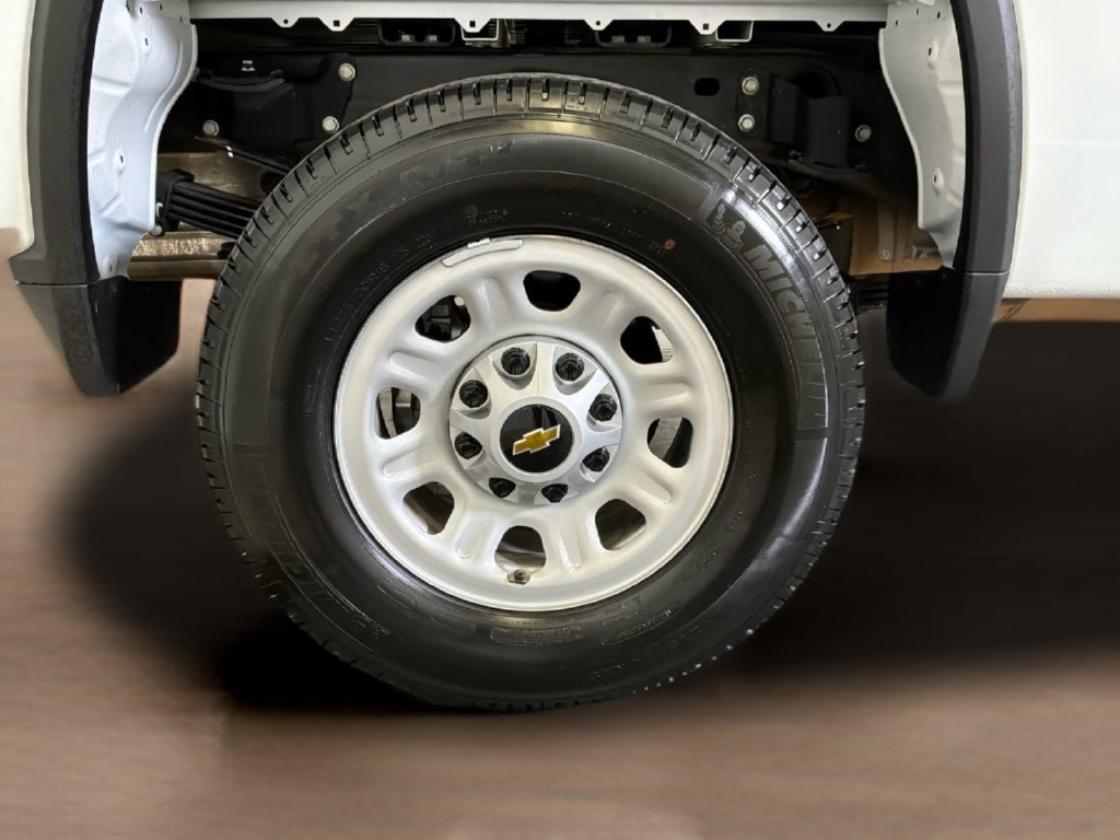 Used 2025 Chevrolet Silverado 3500 W/T AWD/4WD image 13