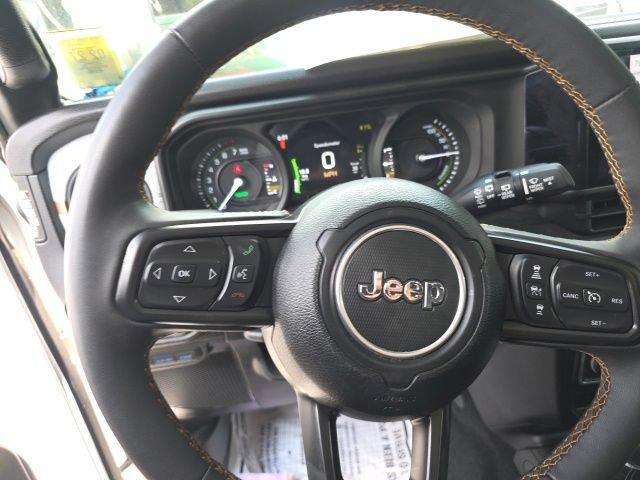Used 2024 Jeep Wrangler Unlimited w/ Convenience Group AWD/4WD image 15