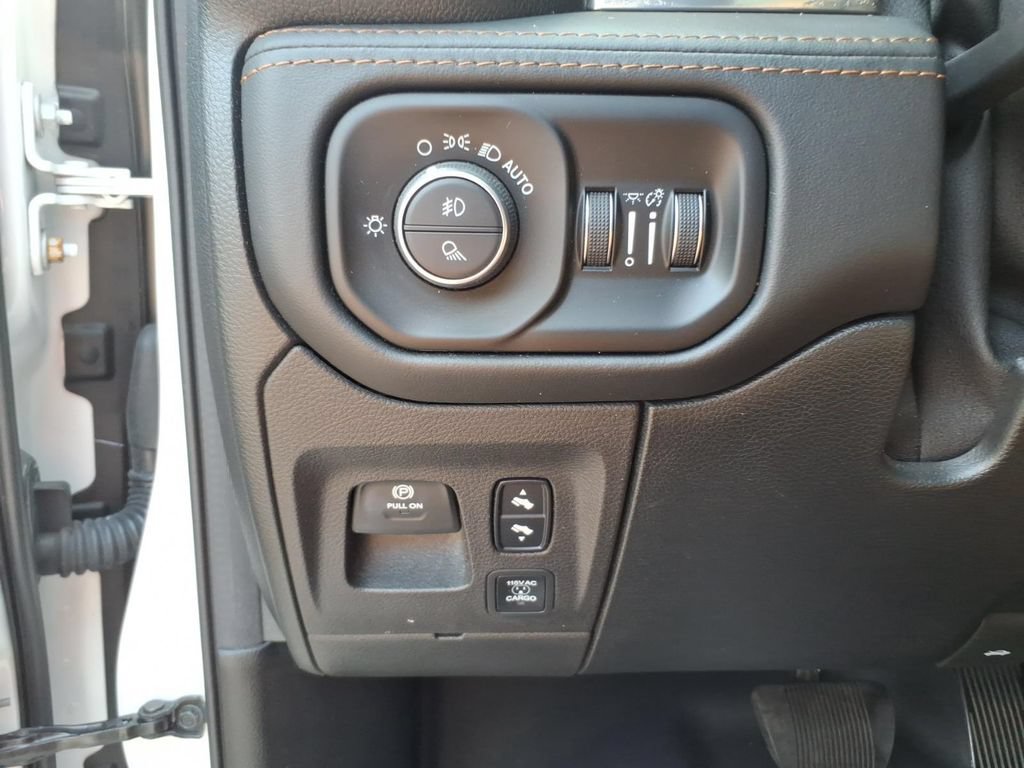 Used 2021 RAM 1500 Limited AWD/4WD image 18