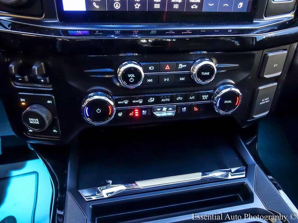 New 2026 Ford F250 Lariat w/ Black Appearance Package image 19