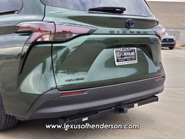 Used 2025 Toyota Sienna XLE Woodland Edition AWD/4WD image 5