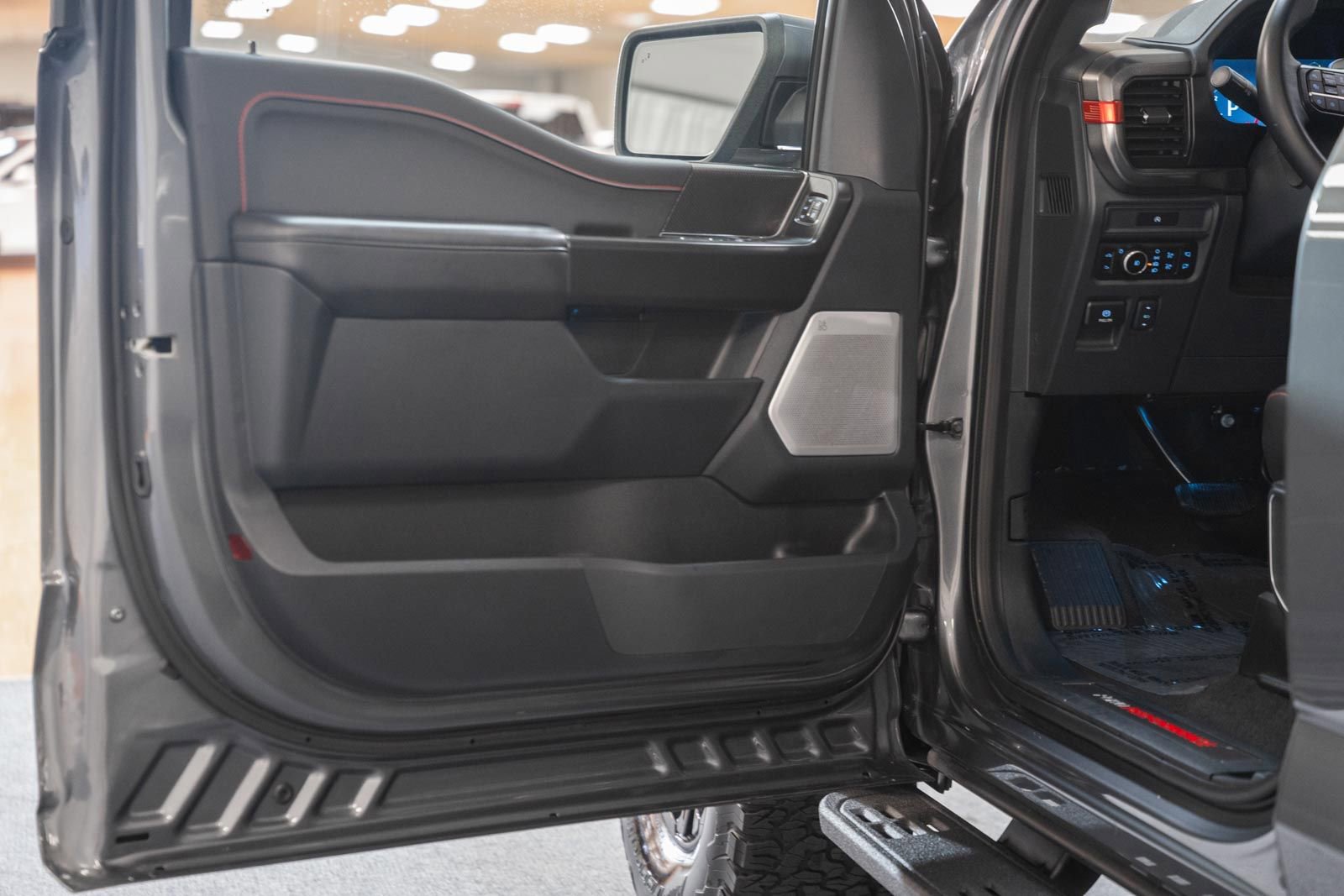 Used 2025 Ford F150 Raptor image 49