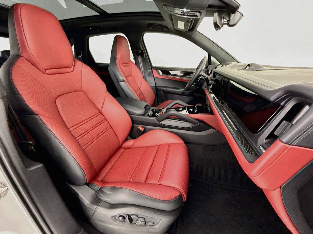New 2026 Porsche Cayenne GTS AWD/4WD image 30
