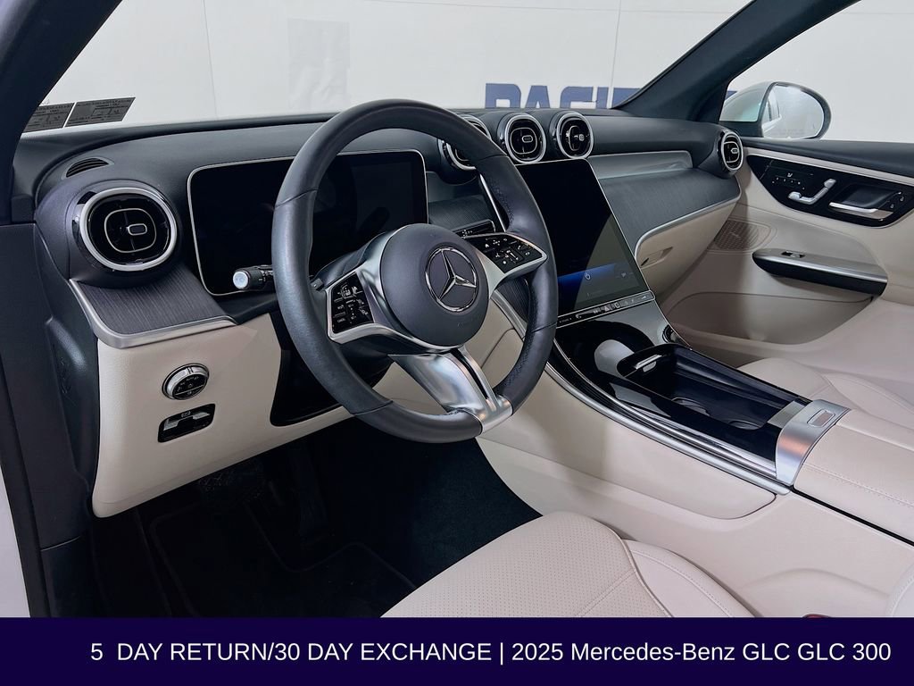 Used 2025 Mercedes-Benz GLC 300 4MATIC image 10