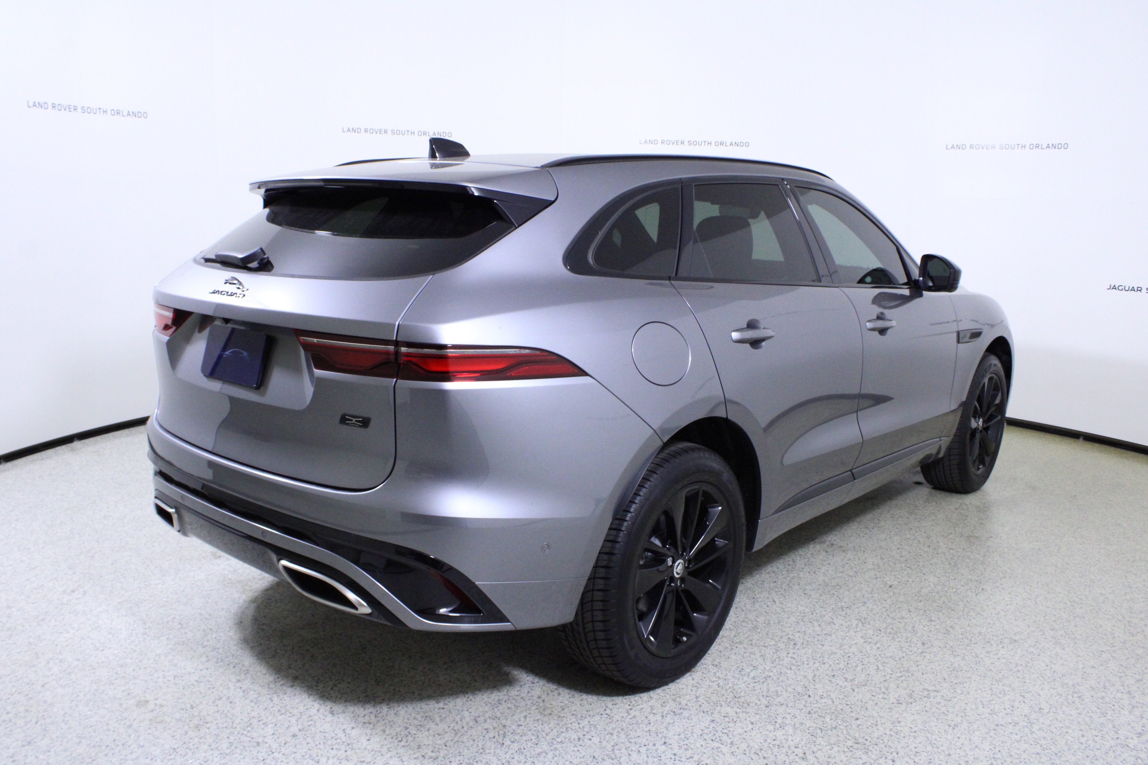 New 2026 Jaguar F-PACE R-Dynamic S image 7