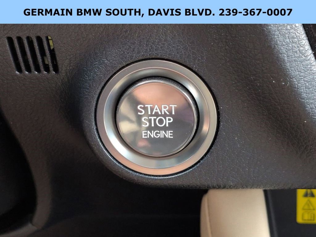 Used 2022 Lexus RX 350L Premium w/ Premium Package image 30