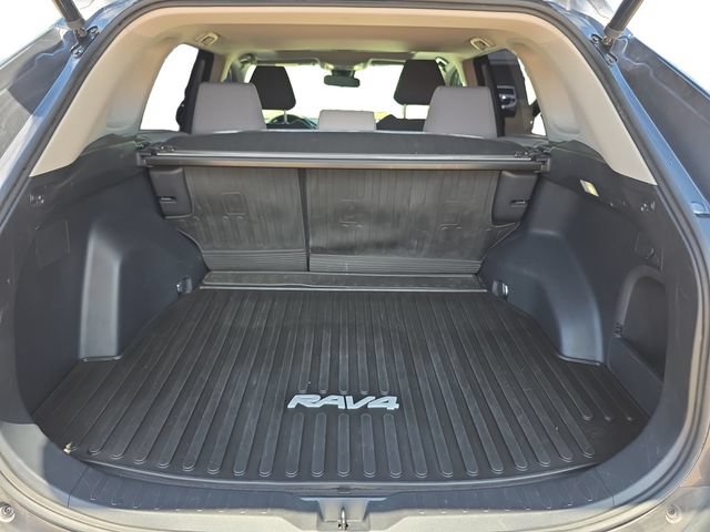 Used 2022 Toyota RAV4 XLE w/ Convenience Package AWD/4WD image 19