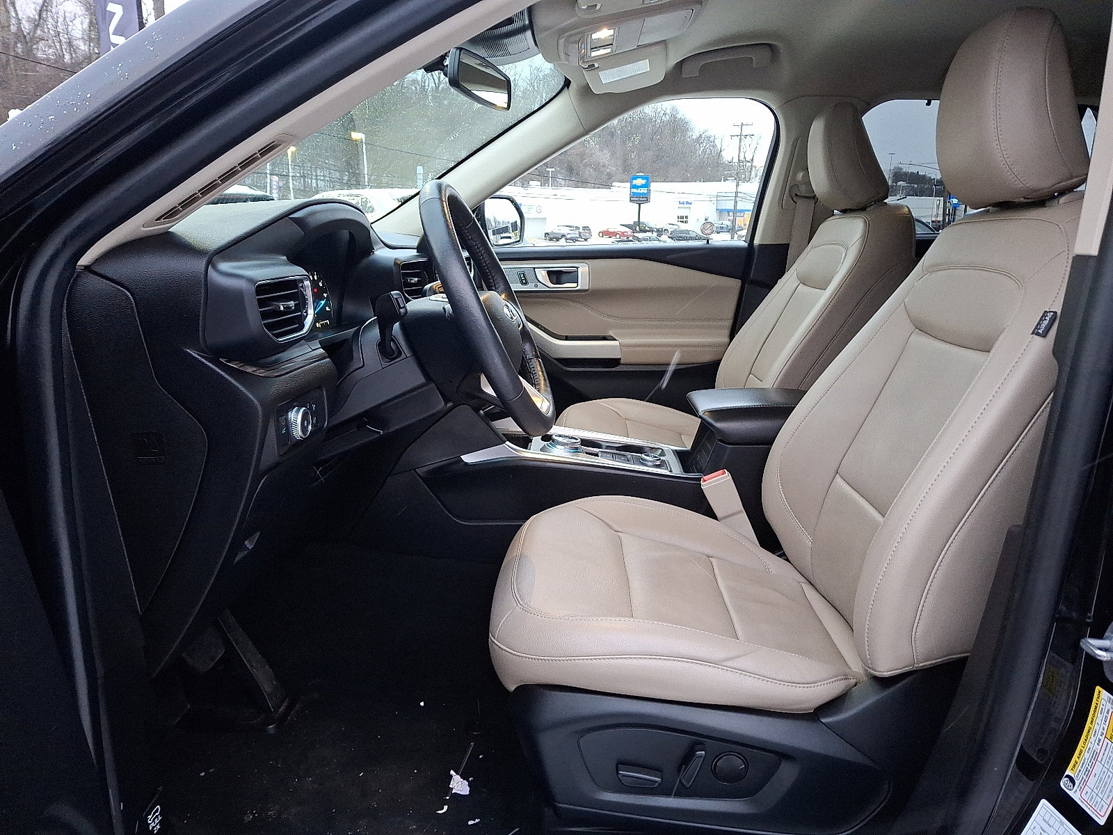 Used 2022 Ford Explorer Limited image 13