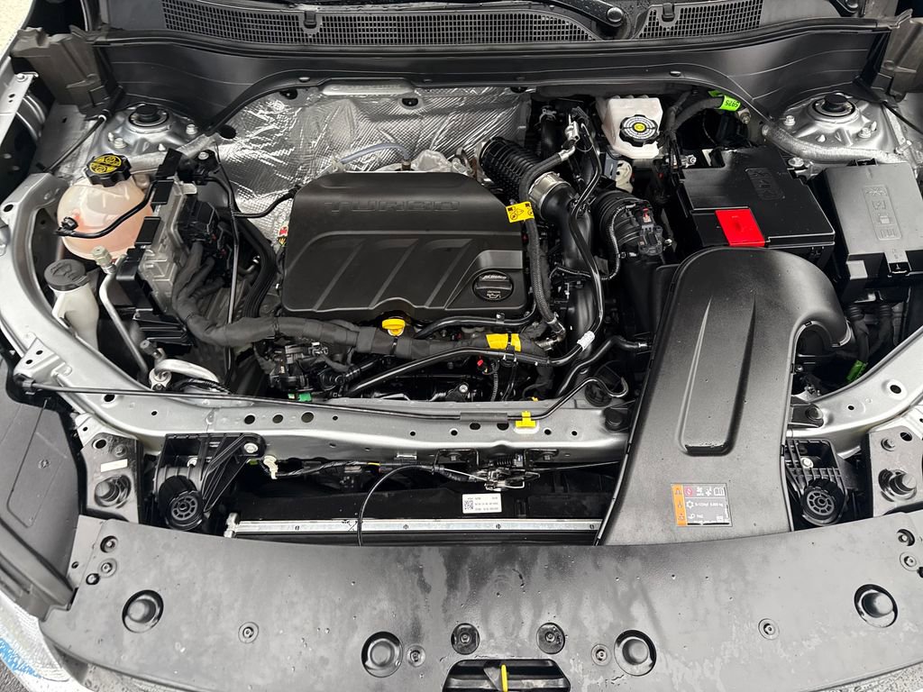 Used 2025 Chevrolet Trax LT w/ LT Convenience Package image 25