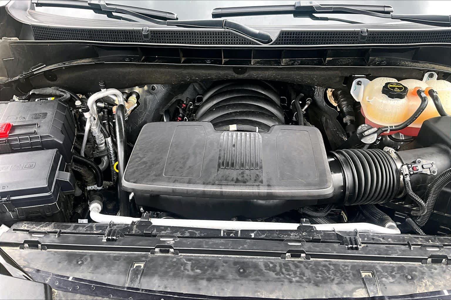 Used 2025 GMC Yukon Denali Ultimate w/ LPO, Floor Liner Package AWD/4WD image 32