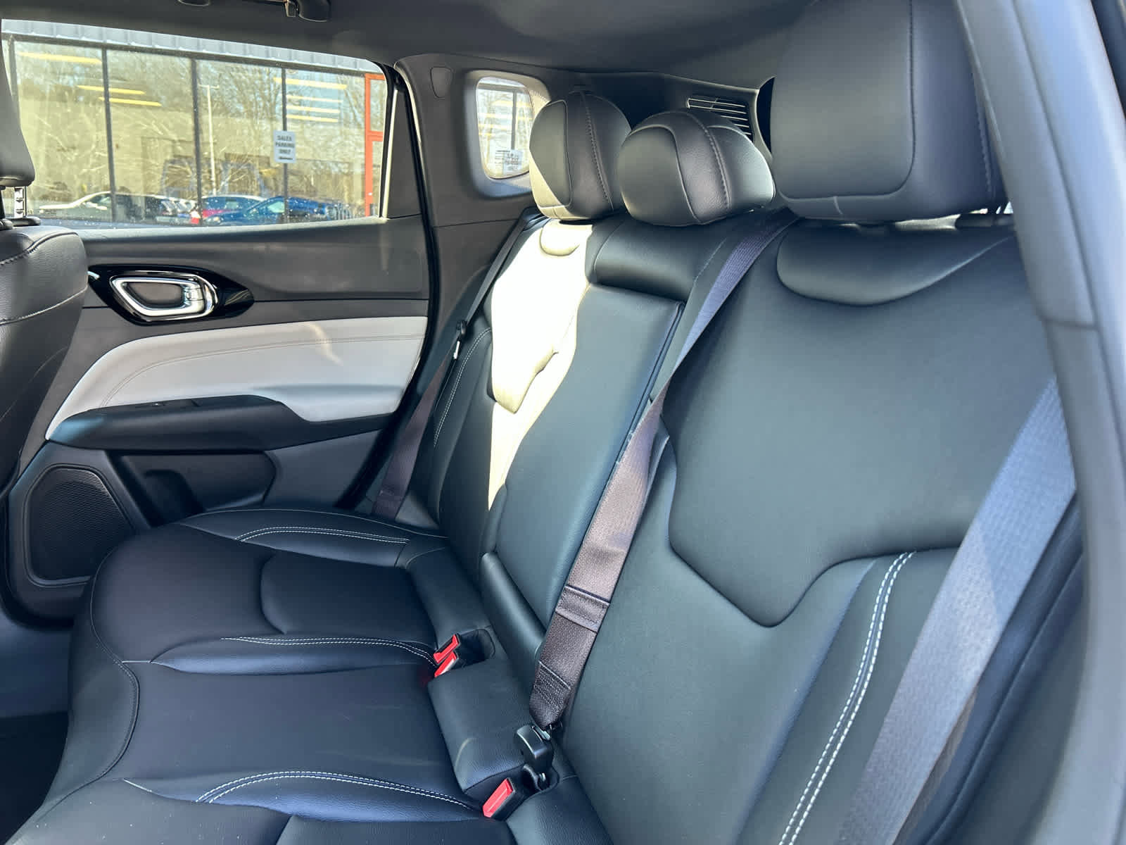 Used 2025 Jeep Compass Limited w/ Sun & Sound Group image 48