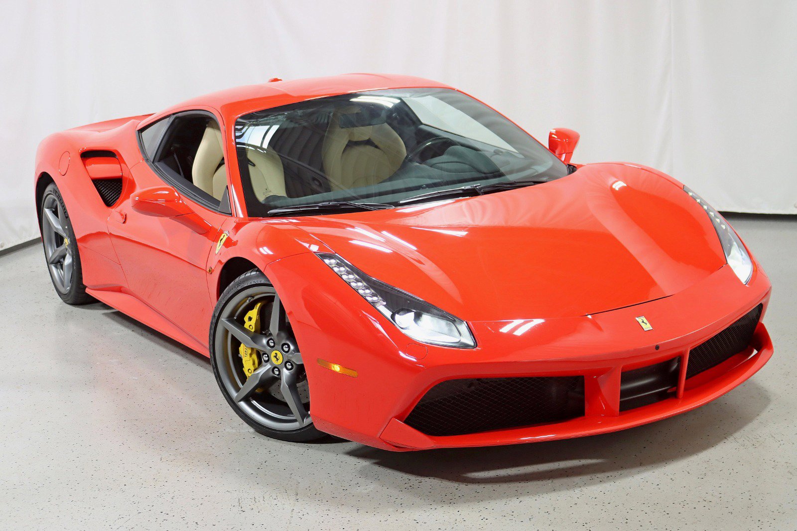 Used 2018 Ferrari 488 GTB image 6