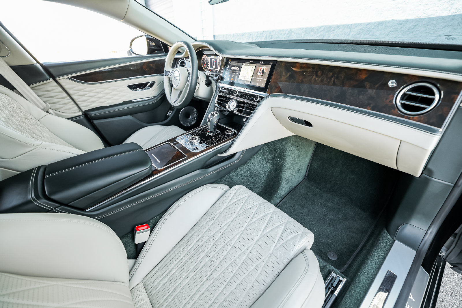 Certified 2020 Bentley Flying Spur W12 AWD/4WD image 2
