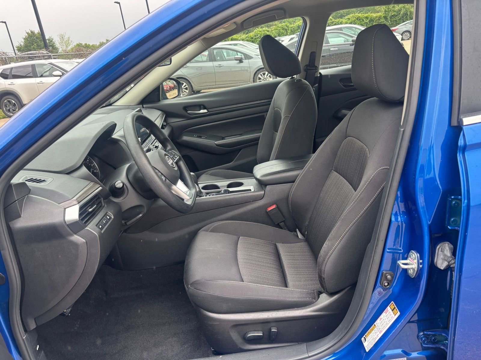 Used 2025 Nissan Altima 2.5 SV FWD image 27