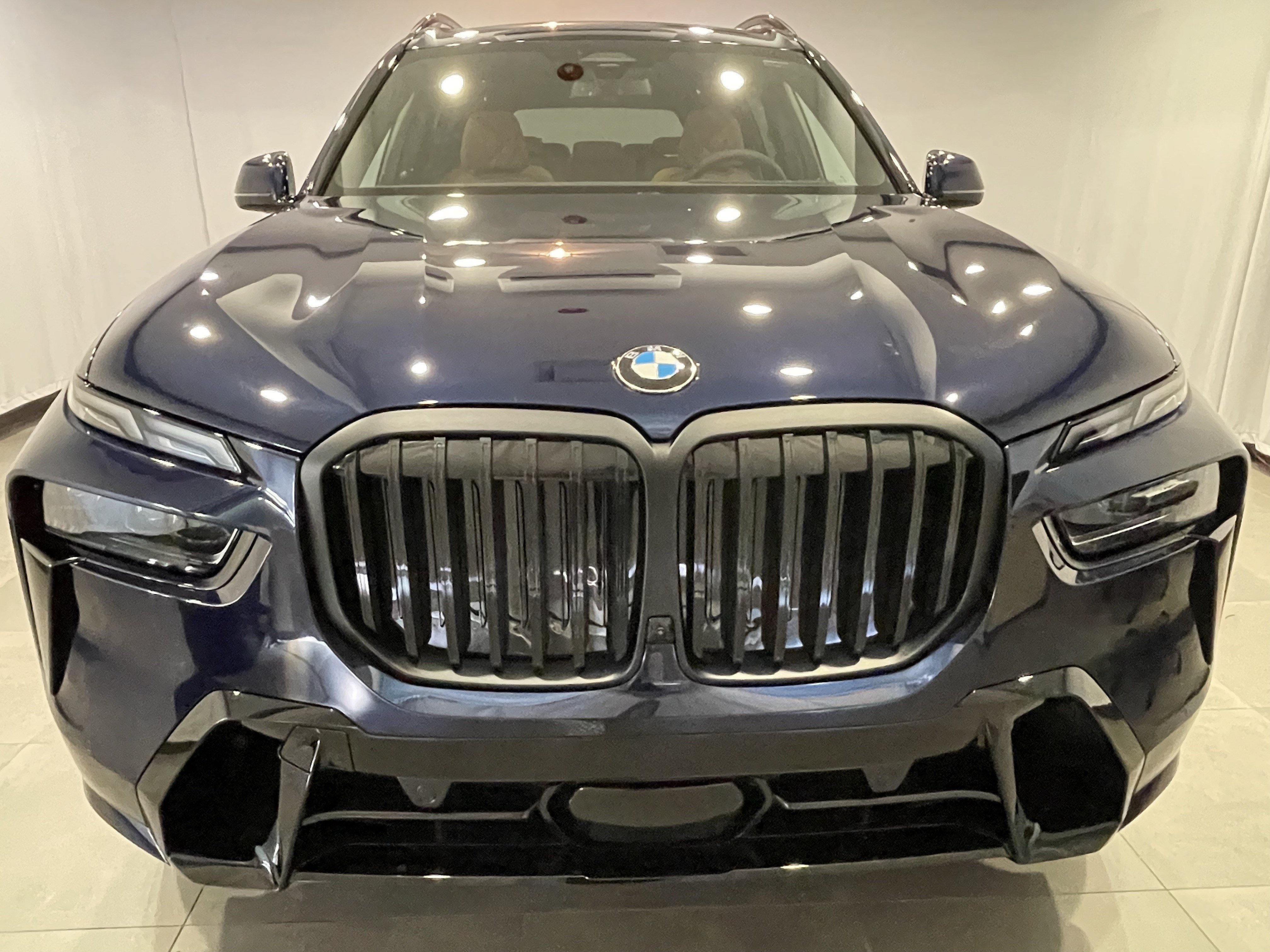 New 2027 BMW X7 xDrive40i w/ M Sport Package AWD/4WD image 2