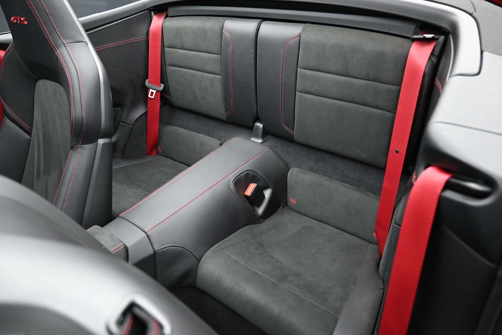 Certified 2024 Porsche 911 Carrera GTS RWD image 19