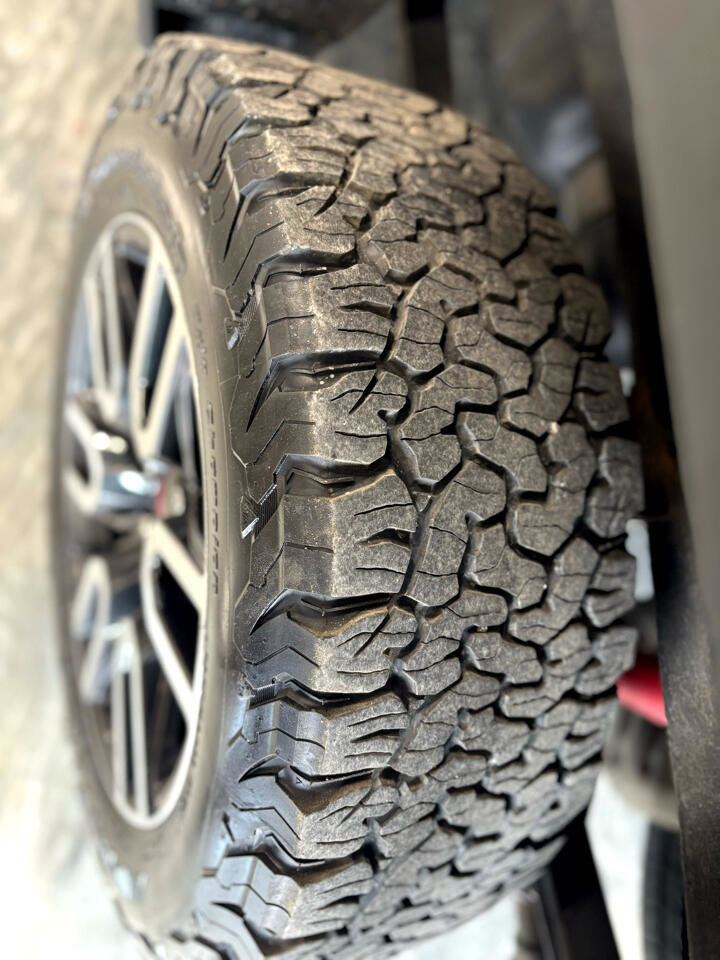 Used 2019 GMC Sierra 1500 AT4 w/ AT4 Premium Package image 10