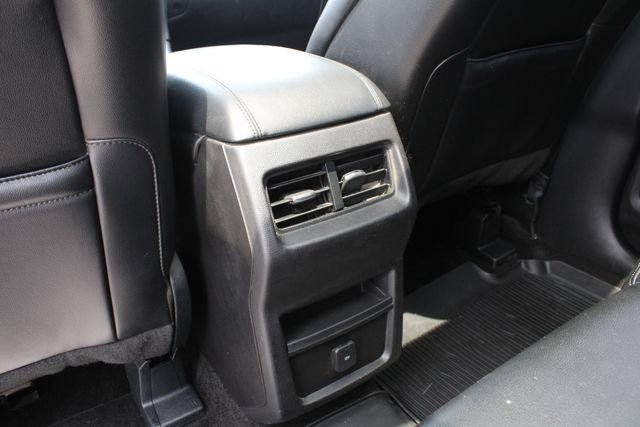 Used 2017 Ford Edge SEL w/ Canadian Touring Package AWD/4WD image 24