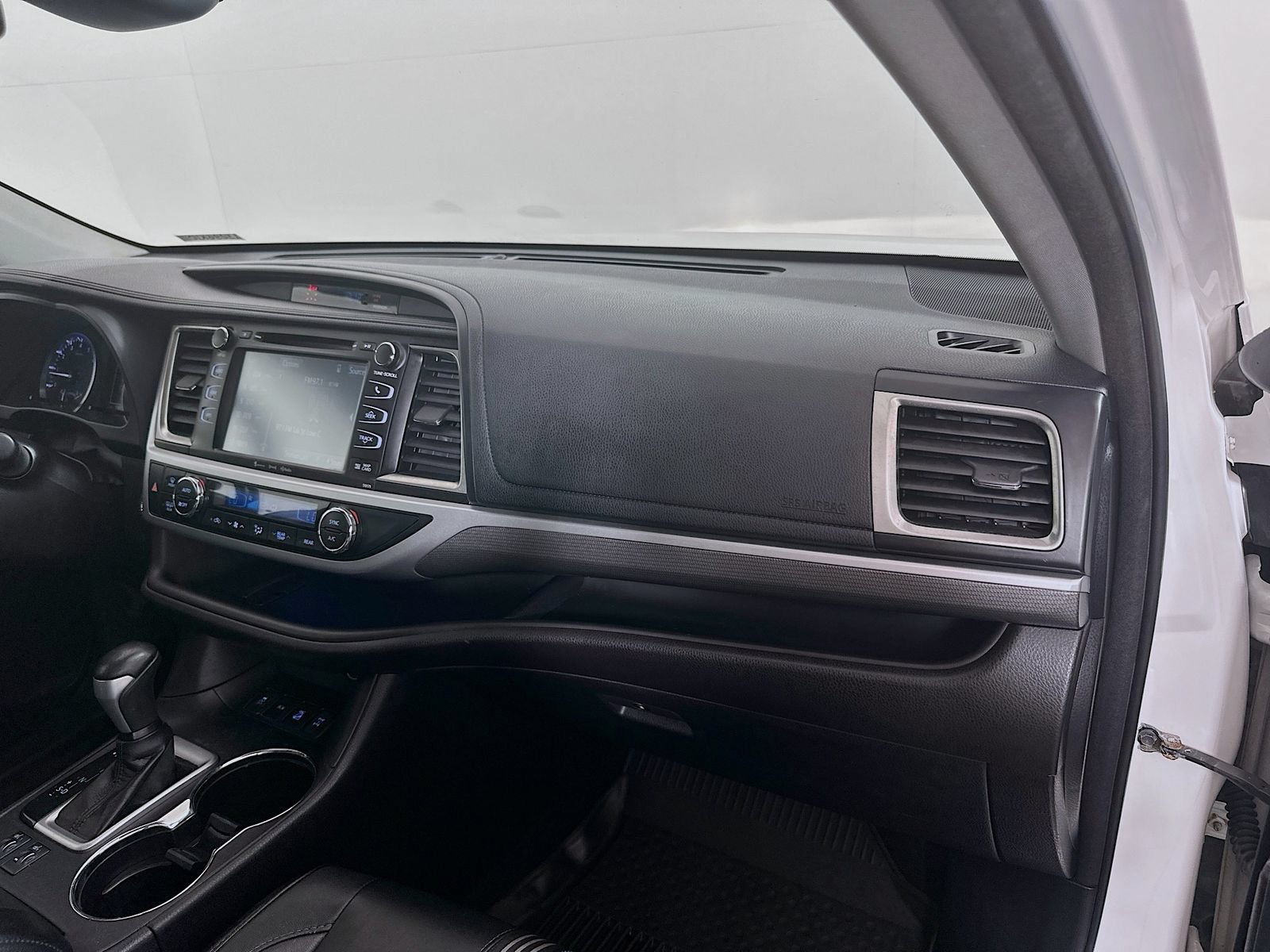 Used 2018 Toyota Highlander SE AWD/4WD image 31