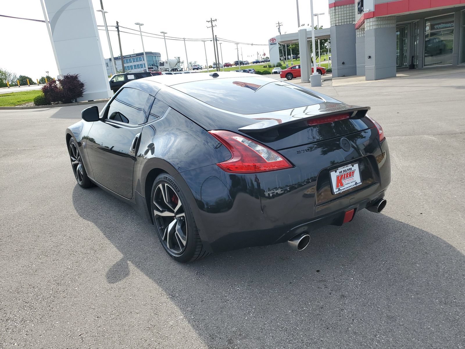 Used 2019 Nissan 370Z Touring Sport RWD image 3