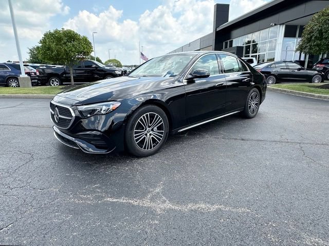 Used 2025 Mercedes-Benz E 350 4MATIC Sedan image 6