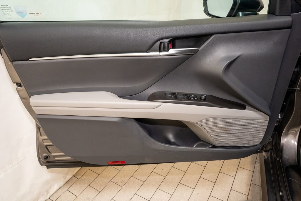 Used 2024 Toyota Camry LE image 10