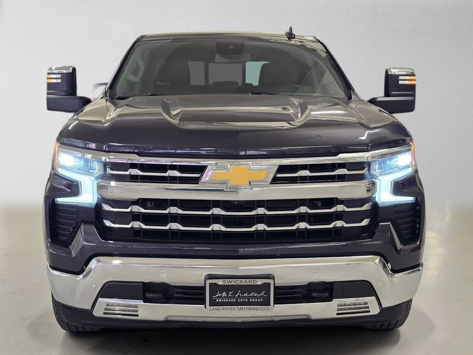 Used 2024 Chevrolet Silverado 1500 LTZ AWD/4WD image 8