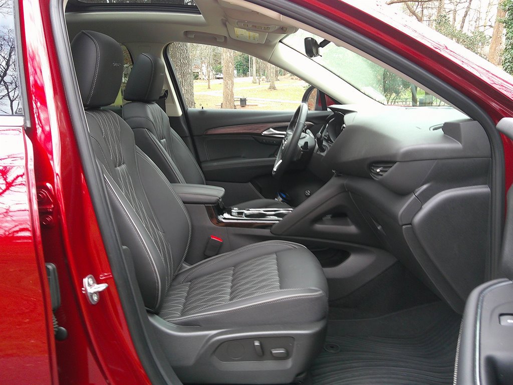 Used 2023 Buick Envision Avenir image 15