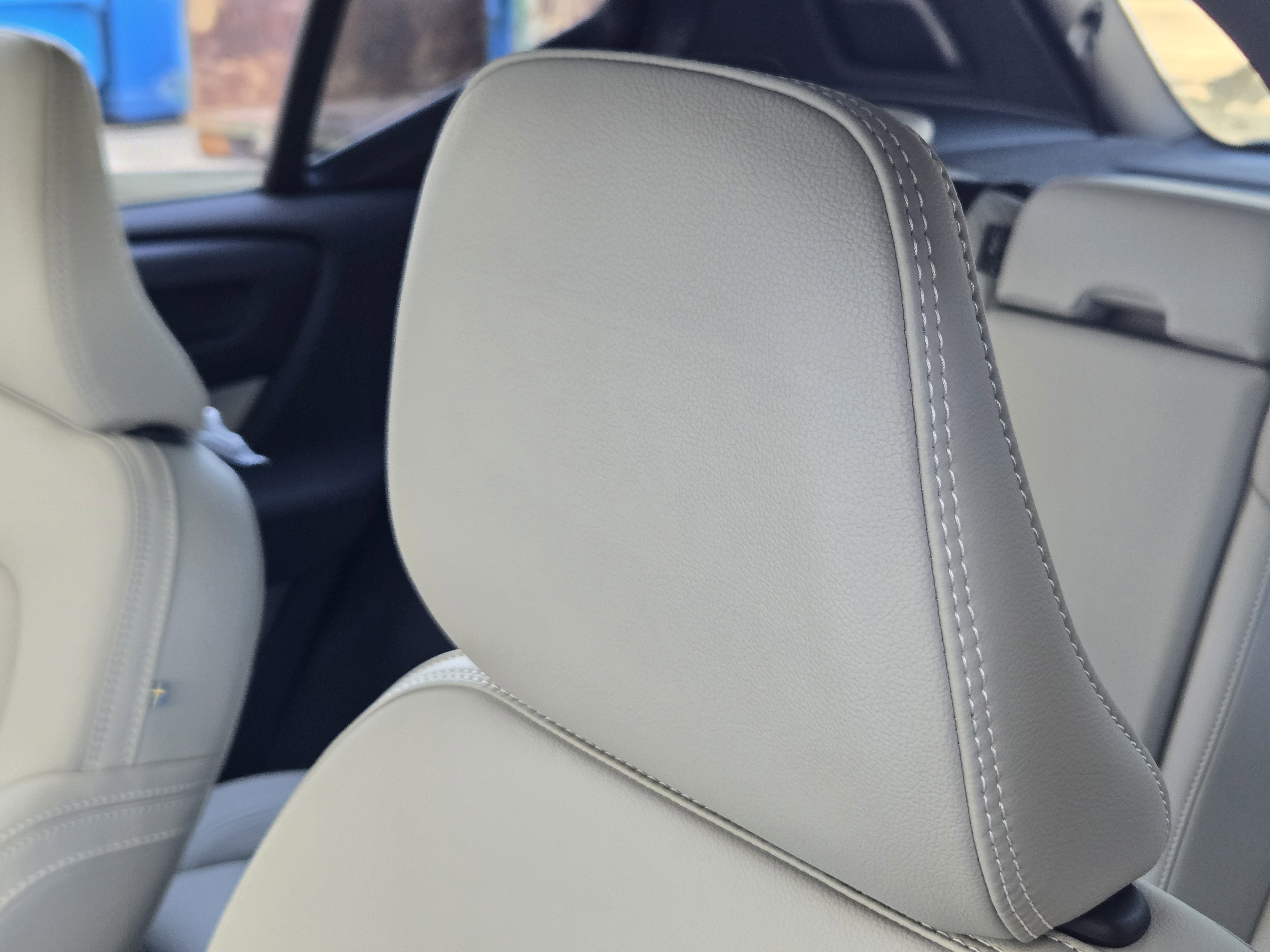 New 2026 Volvo XC40 B4 Plus w/ Protection Package Premier image 17