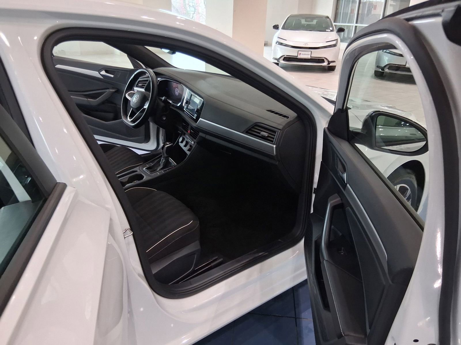 Used 2024 Volkswagen Jetta Sport image 11