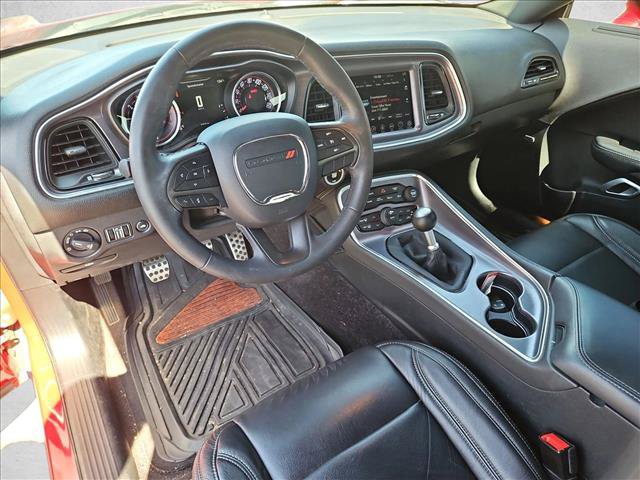 Used 2017 Dodge Challenger R/T w/ Driver Convenience Group RWD image 12
